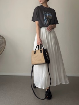 「しまむら（シマムラ）のアイテム（Tシャツ/カットソー、グレー系）」を使った、haru さん（レディース・162cm）の春コーディネート