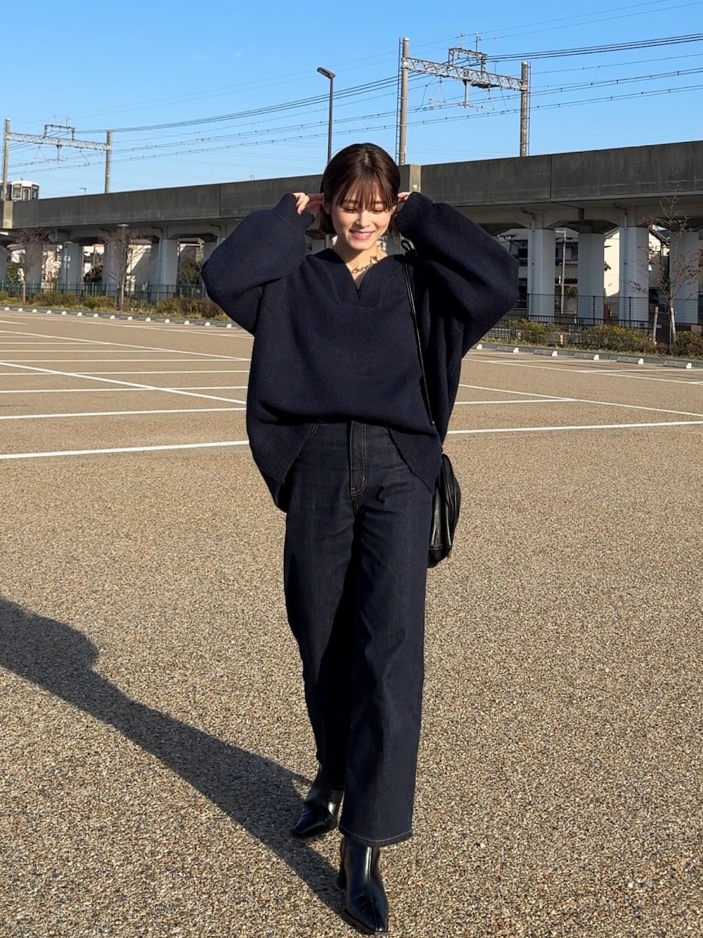 「春ファッション、大人可愛い、春、低身長、153cmコーデ」｜「andmeの天竺編みVネック長袖ニットトップス（ニット/セーター、ブルー系）」を使った、yunさん（レディース・153cm）の春コーディネートの1枚目の写真