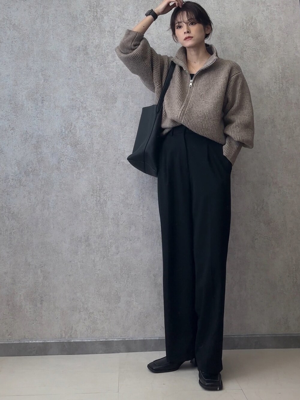 「未来のWEARISTAプロジェクト、休日スタイル、ニット、UNIQLO、タックワイドパンツ、シンプルコーデ、yunco_de、153cm、低身長コーデ」｜「DHOLICのジップ付きニットカーディガン（カーディガン/ボレロ、ブラウン系）」を使った、yunさん（レディース・153cm）の秋コーディネートの1枚目の写真