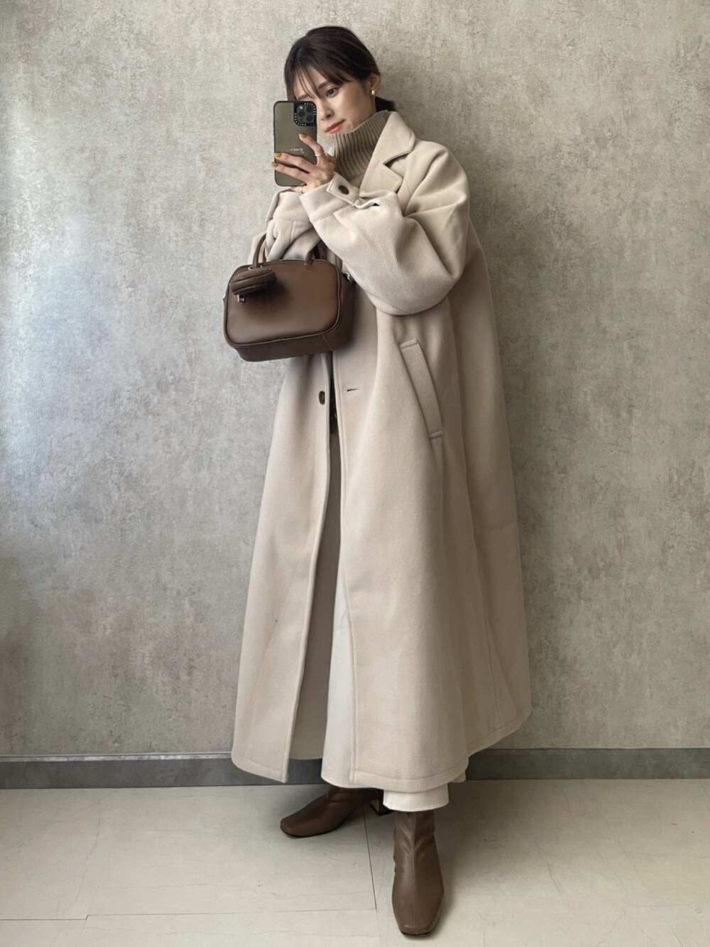 「オトナカジュアル、カジュアルコーデ、淡色コーデ、淡色女子、GRL、着回しコーデ、マーメイドスカート」｜「GRLのバックレースアップハイウエストマーメイドスカート（スカート、ホワイト系）」を使った、yunさん（レディース・153cm）の秋コーディネートの1枚目の写真