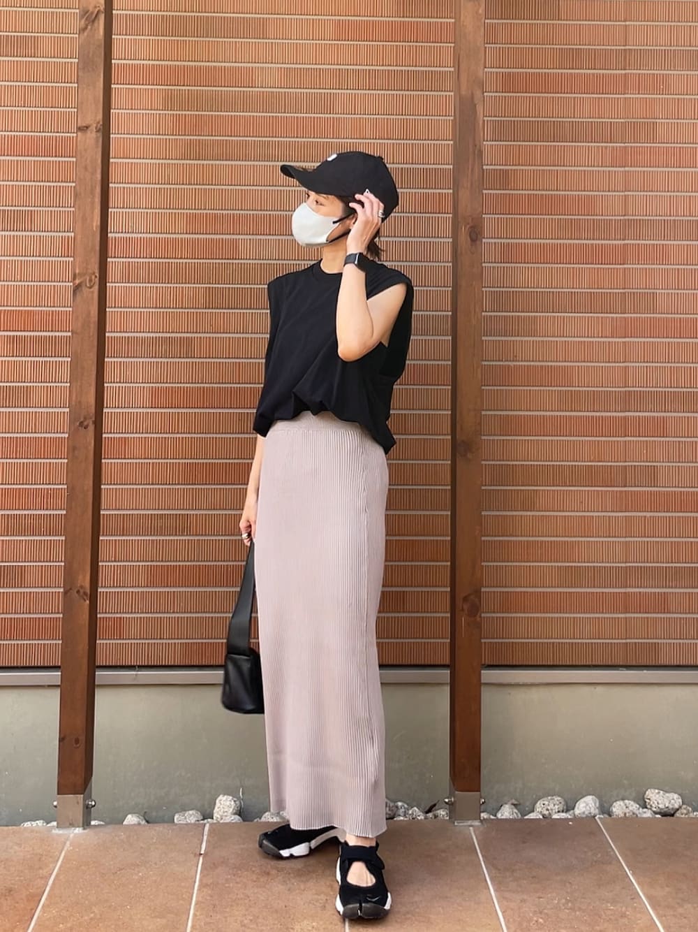 「夏、休日スタイル、リブスカート、コカ(coca)、オトナカジュアル、今日のコーデ、キャップ女子」｜「coca（coca）の＼＼新色登場／／シャリ感ニットリブスカート（スカート、グレー系）」を使った、yunさん（レディース・153cm）の夏コーディネートの1枚目の写真