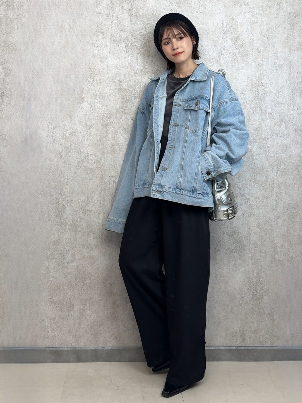 「BARRETTA、バレッタ、153cm、yunco_de、低身長、サロペット、デニムジャケット、大人コーデ、おしゃれさんと繋がりたい」｜「BARRETTAのデニムジャケット（デニムジャケット、ブルー系）」を使った、yunさん（レディース・153cm）の秋コーディネートの1枚目の写真