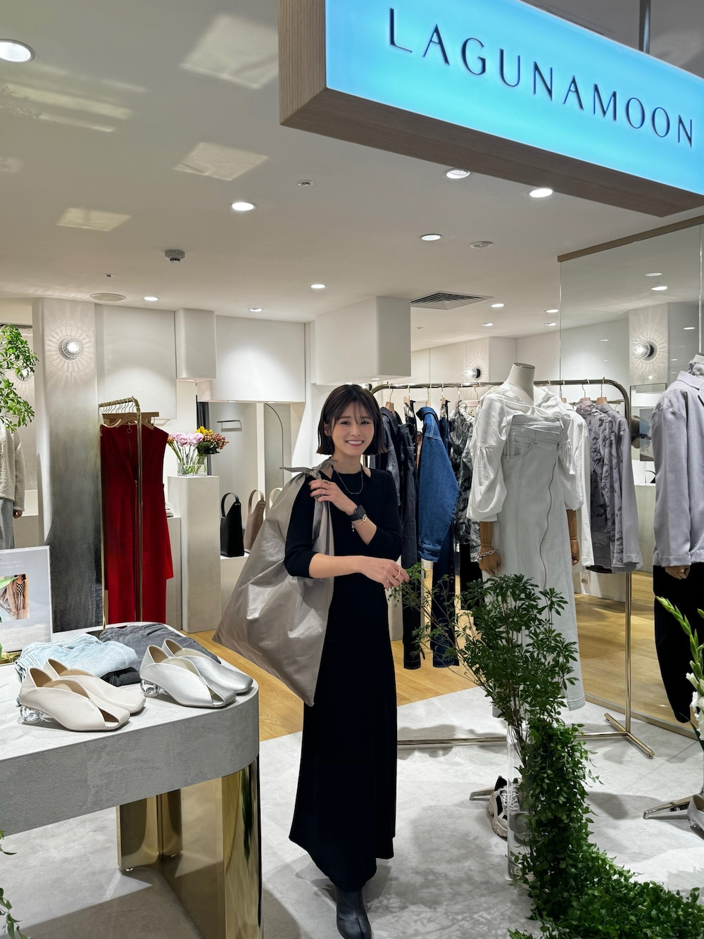 「春のおしゃ見えテクニック、オトナカジュアル、春、低身長女子、yunco_de、153cm」｜「LAGUNAMOONのホルターデザインニットワンピース（ワンピース、ブラック系）」を使った、yunさん（レディース・153cm）の春コーディネートの1枚目の写真