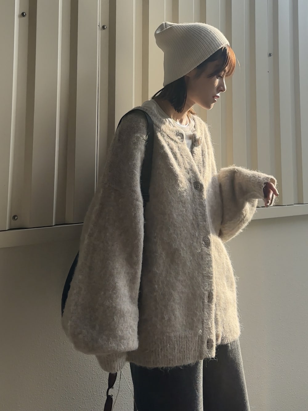 「秋、大人かわいい、ゆるコーデ、PR、ビーニー、adidas、yunco_de、ラクチンコーデ、153cm」｜「andmeの前後2wayモヘアライク長袖ニットカーディガン（ニット/セーター、ベージュ系）」を使った、yunさん（レディース・153cm）の秋コーディネートの1枚目の写真