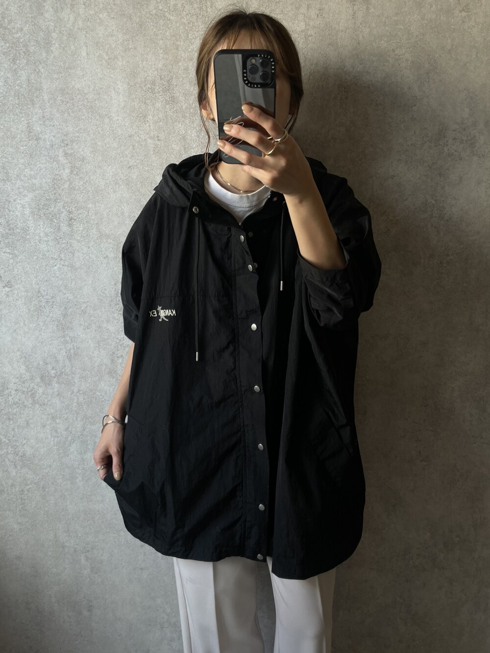 「ラブアンドピース2021、大人カジュアル、シンプルコーデ、パンツスタイル、KANGOL EXTRA COMFORT、GRL、秋先取りコーデ」｜「GRLのサイドスリット入りロンＴ（Tシャツ/カットソー、ホワイト系）」を使った、yunさん（レディース・153cm）の秋コーディネートの1枚目の写真