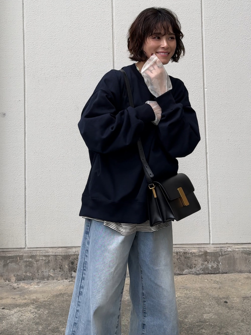 「Ungridのウエストタックカーブデニム（デニムパンツ、ブルー系）」を使った、yunさん（レディース・153cm）の春コーディネートの1枚目の写真