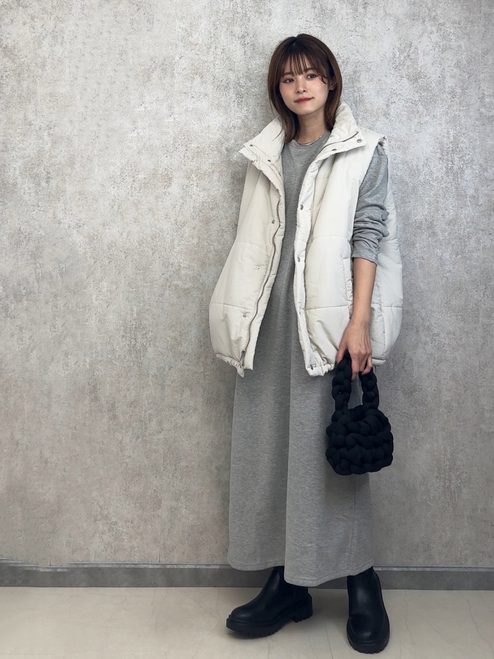 「ファッションを楽しもう、大人コーデ、ルームウェア、ワンピース、153cm、低身長」｜「Fashion Letterのルームウェア 裏起毛 ロング スウェット ワンピース / ワンマイルウェア（ルームワンピース、グレー系）」を使った、yunさん（レディース・153cm）の秋コーディネートの1枚目の写真