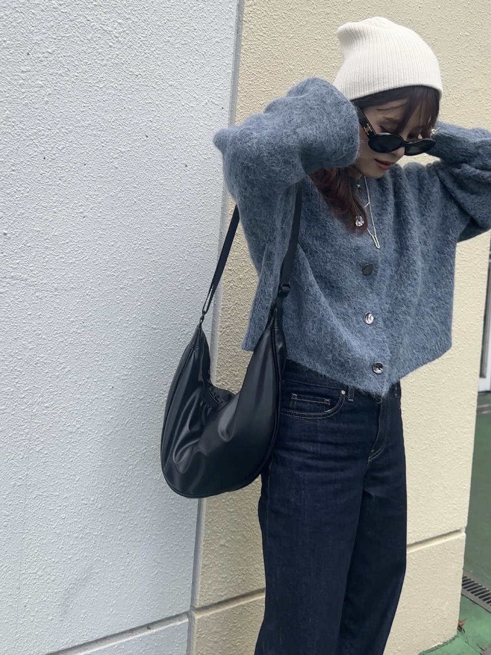 「秋冬コーデ、PR、ビーニー帽、153cm、UNIQLO」｜「tiptopの【wool】シャギーショート丈カーディガン（カーディガン/ボレロ、ブルー系）」を使った、yunさん（レディース・153cm）の秋コーディネートの1枚目の写真