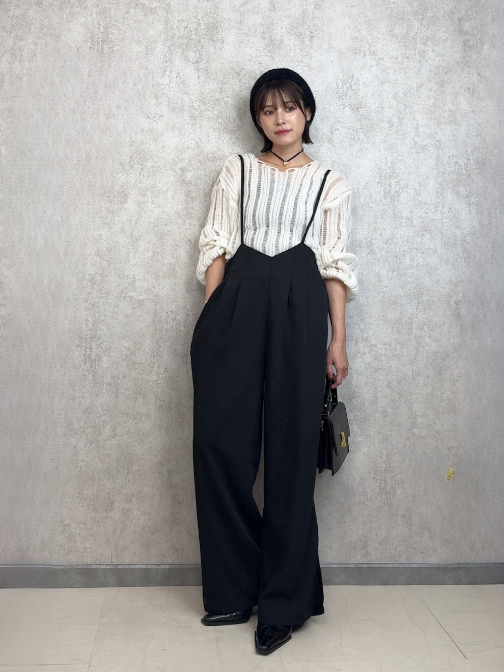 「BARRETTA、バレッタ、サロペット、153cm、秋っぽコーデ更新中」｜「BARRETTAの透かしニットプルオーバー（ニット/セーター、ホワイト系）」を使った、yunさん（レディース・153cm）の秋コーディネートの1枚目の写真