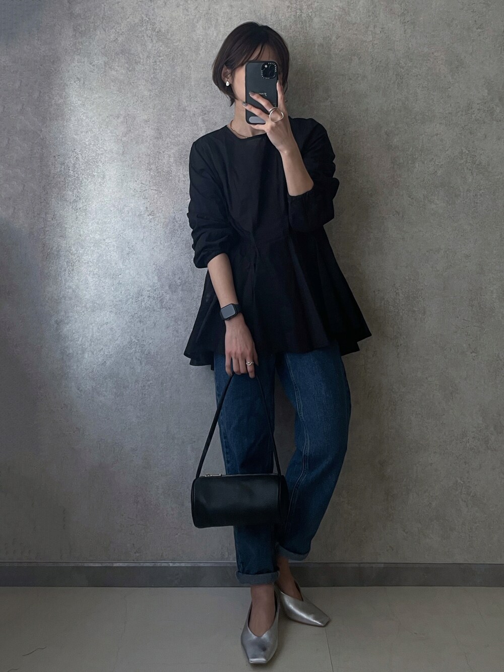 「春服みてみて、サニーレーベル、yunclo、yunco_de、yunくろ、meets、ゆみーつ、休日スタイル、大人コーデ」｜「URBAN RESEARCH Sonny Labelのコットンローンマチフレアブラウス（シャツ/ブラウス、ブラック系）」を使った、yunさん（レディース・153cm）の春コーディネートの1枚目の写真