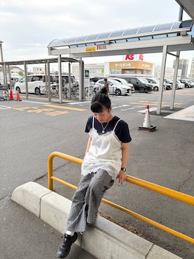 「LOWRYS FARM（ローリーズファーム）のサテンレースキャミ 664226（Tシャツ/カットソー、ホワイト系）」を使った、こんさんさん（レディース・155cm）の春コーディネート