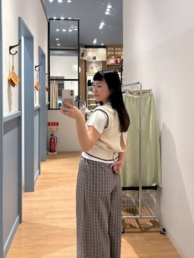 「LOWRYS FARM（ローリーズファーム）のフライスチビＴＥＥ 637055（Tシャツ/カットソー、ホワイト系）」を使った、こんさんさん（レディース・155cm）の春コーディネート