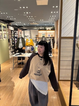「LOWRYS FARM（ローリーズファーム）のイージーワイドカーブパンツ 327286（その他パンツ、グレー系）」を使った、こんさんさん（レディース・155cm）の春コーディネート