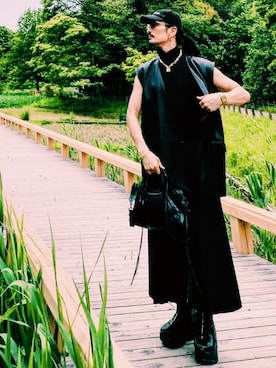 「BALENCIAGA（バレンシアガ）のアイテム（ハンドバッグ）」を使った、榊󠄀原清一 さん（メンズ・171cm）の春コーディネート