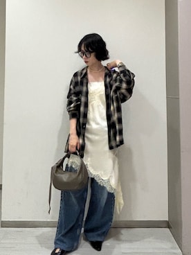 「アイテム（その他シューズ、ホワイト系）」を使った、AIさん（レディース・159cm）の秋コーディネート
