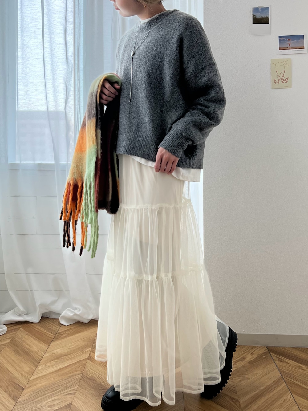 「classicalelfの【12月下旬再入荷】ゆったりふわもちの癒しアイテム。コクーンシルエットミックスカラーニット（ニット/セーター、グレー系）」を使った、classicalelfクラシカルエルフさん（レディース・167cm）の冬コーディネートの1枚目の写真