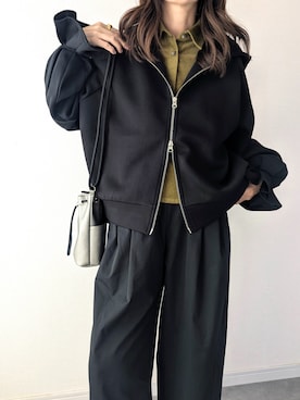 「classicalelf（クラシカルエルフ）のふんわり、ゆったり、袖にキュン♪ダブルジップキャンディスリーブマシュマロダンボールパーカー（パーカー、ブラック系）」を使った、classicalelfクラシカルエルフさん（レディース・164cm）の秋コーディネート