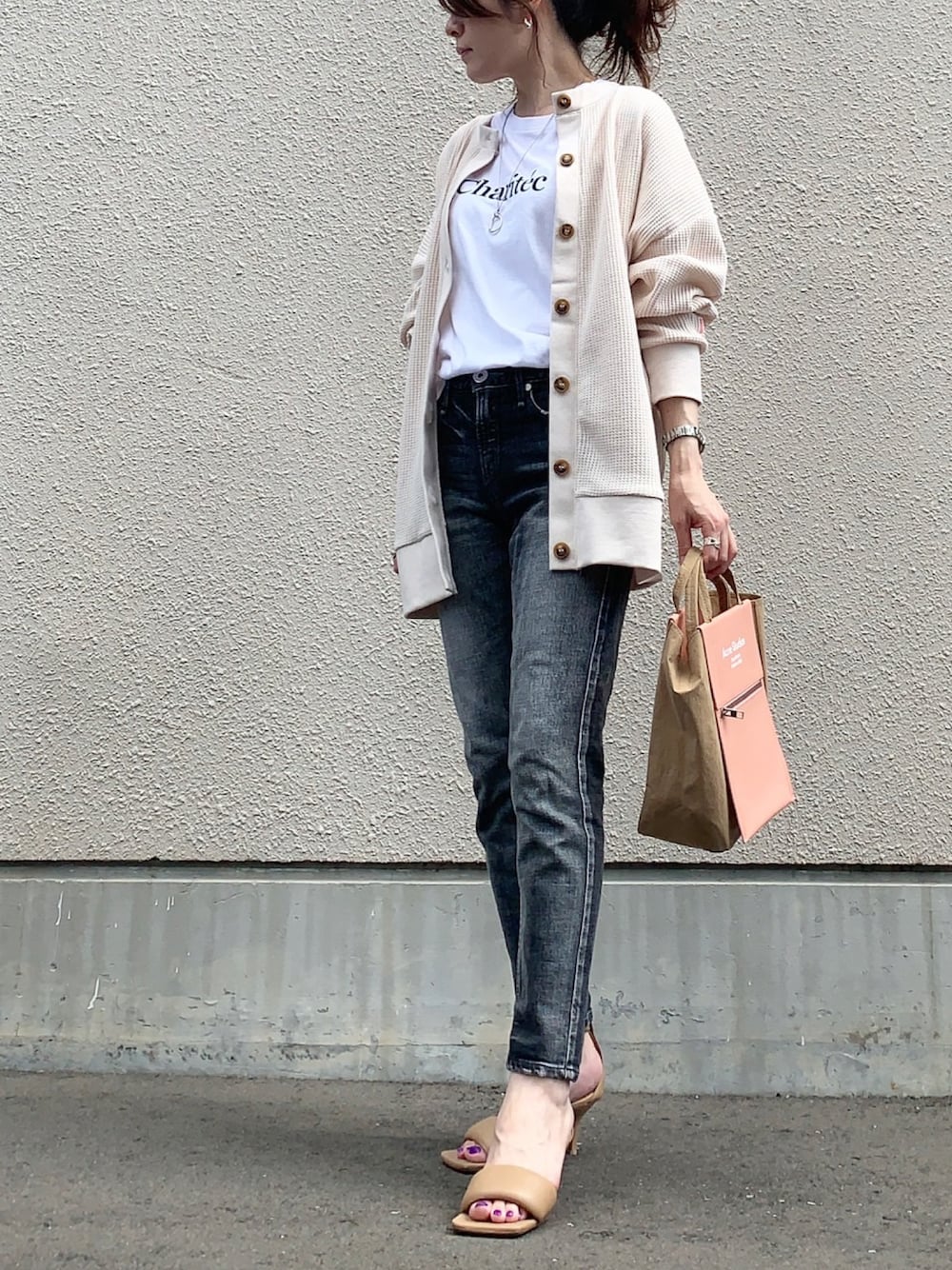 「ワッフル、秋コーデ、だから秋服が好き、きれいめカジュアル、シンプル、秋服、パンツスタイル、プチプラ、プチプラコーデ」｜「Javaの《JaVaジャバ コラボ》柔らかワッフル。2way楽しめるカーディガン。（カーディガン/ボレロ、ブラウン系）」を使った、classicalelfクラシカルエルフさん（レディース・158cm）の秋コーディネートの1枚目の写真