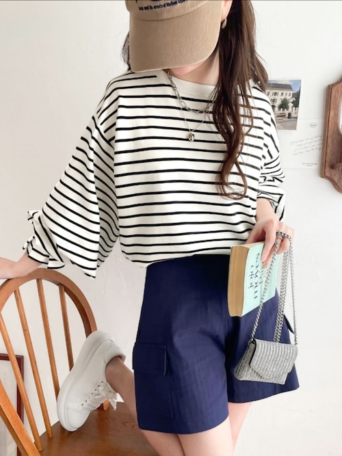 【着心地抜群！！大人のお洒落☆】CHANEL トップス 大人可愛いバイカラー♪】CHANEL トップス Tシャツ CCロゴ