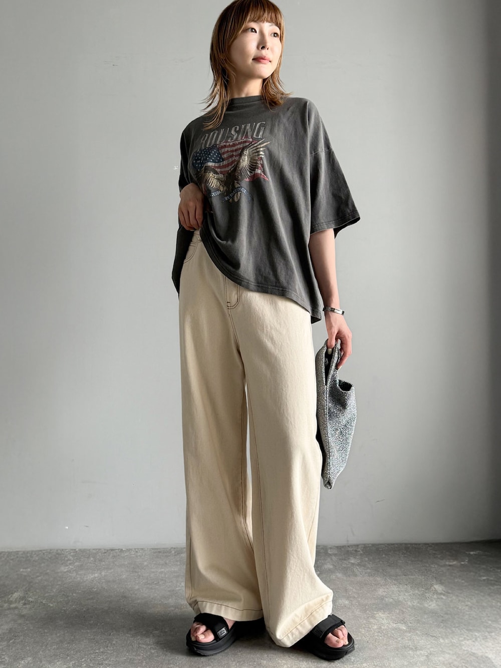 「Javaの《JaVaジャバコラボ》ゆるっとカジュアルに着こなす。綿100%ピグメント加工グラフィックプリントTシャツ（Tシャツ/カットソー、その他）」を使った、classicalelfクラシカルエルフさん（レディース・167cm）の春コーディネートの1枚目の写真