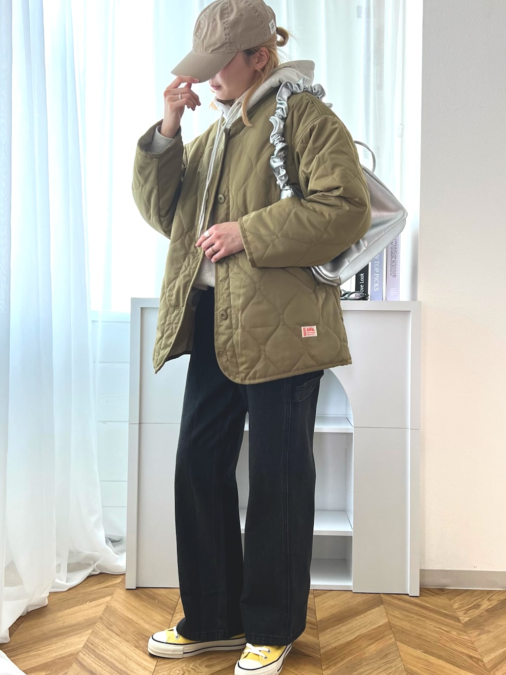 「Javaの《JaVaジャバ コラボ》ノーカラーキルティングコート（ノーカラーコート、グリーン系）」を使った、classicalelfクラシカルエルフさん（レディース・167cm）の冬コーディネートの1枚目の写真