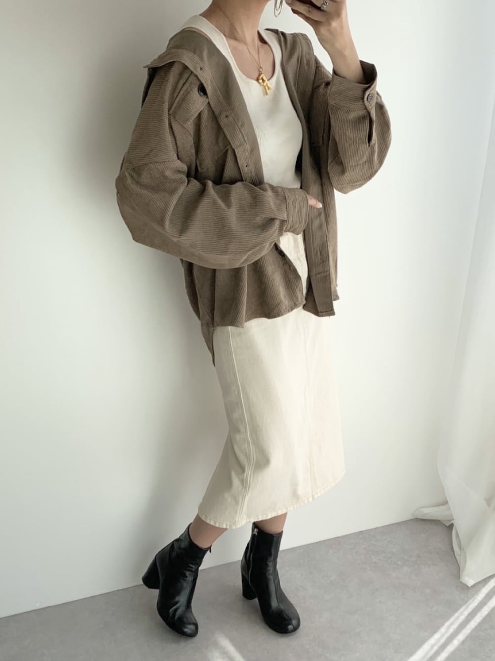 「オトナカジュアル、コーデュロイ、コーデュロイジャケット、ワンピース、プチプラ、プチプラコーデ」｜「classicalelfのセットアップが楽しめる。コーデュロイCPOシャツ（ブルゾン、ブラウン系）」を使った、classicalelfクラシカルエルフさん（レディース・165cm）の秋コーディネートの1枚目の写真