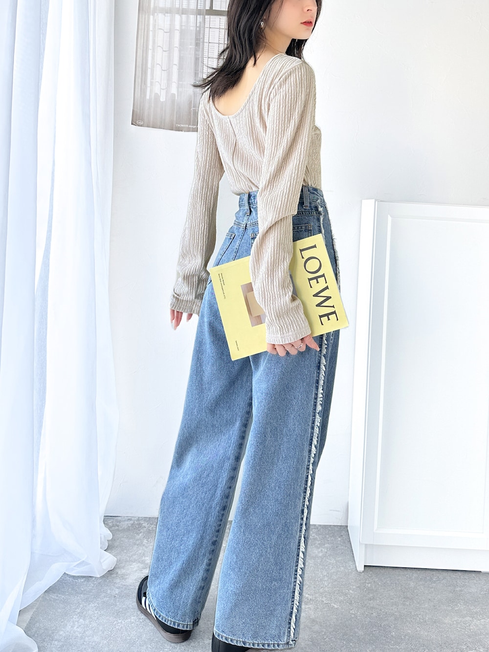 「classicalelfのストライプで煌めく抜け感。前後2wayバックオープンジャガードトップス（長袖）（Tシャツ/カットソー、グレー系）」を使った、classicalelfクラシカルエルフさん（レディース・173cm）の冬コーディネートの1枚目の写真
