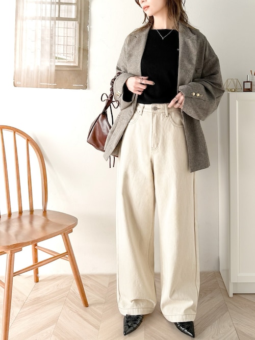 セール】大人のベーシックニット。ワンポイント胸刺繍ボートネック長袖