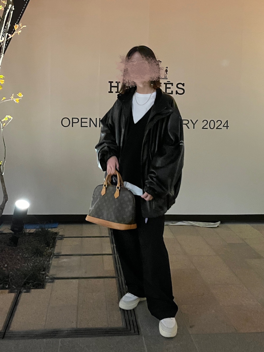 「お出かけコーデ、休日スタイル、オトナカジュアル、メンズライク、メンズライク女子、ラクチンコーデ、秋冬コーデ、冬アウター、walenode」｜「LOUIS VUITTONのアイテム（バッグ、ブラウン系）」を使った、Haruさん（レディース・162cm）の冬コーディネートの1枚目の写真