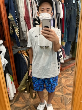 「NIKE(ナイキ)のアイテム(Tシャツ/カットソー)」を使った、マイケルタクーヤさん(メンズ・167cm)の夏コーディネート