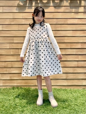 「SHOO・LA・RUE（シューラルー）の【100-140cm/プチセレ】フリルレースインナープルオーバー（Tシャツ/カットソー、ホワイト系）」を使った、E r i   さん（レディース・162cm）の冬コーディネート