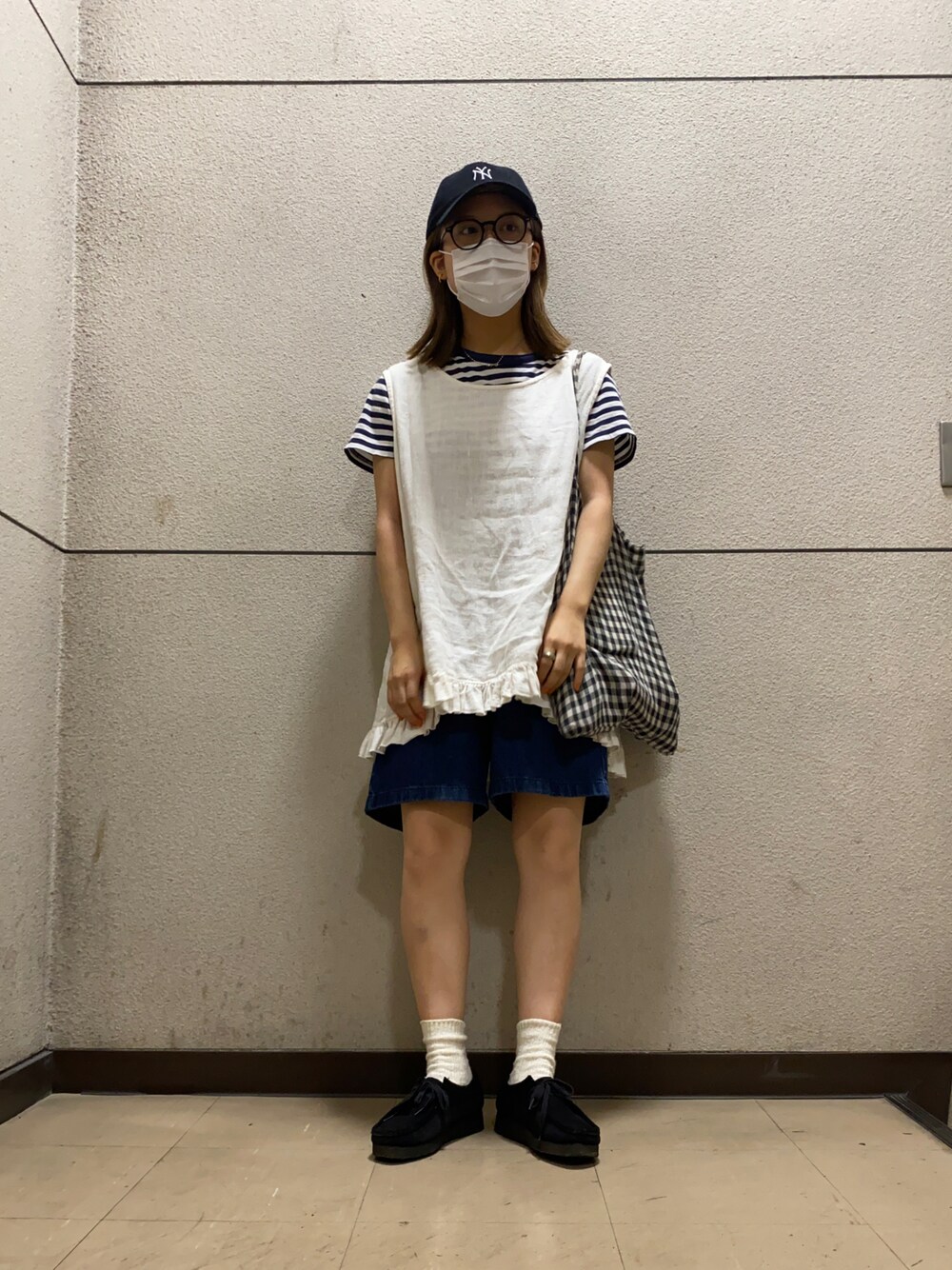 「古着、vintage、ショートパンツ、NEW ERA、メンズライク、ootd、clarks」｜「NEW ERAのアイテム（キャップ、ブルー系）」を使った、　アヤナさん（レディース・155cm）の秋コーディネートの1枚目の写真