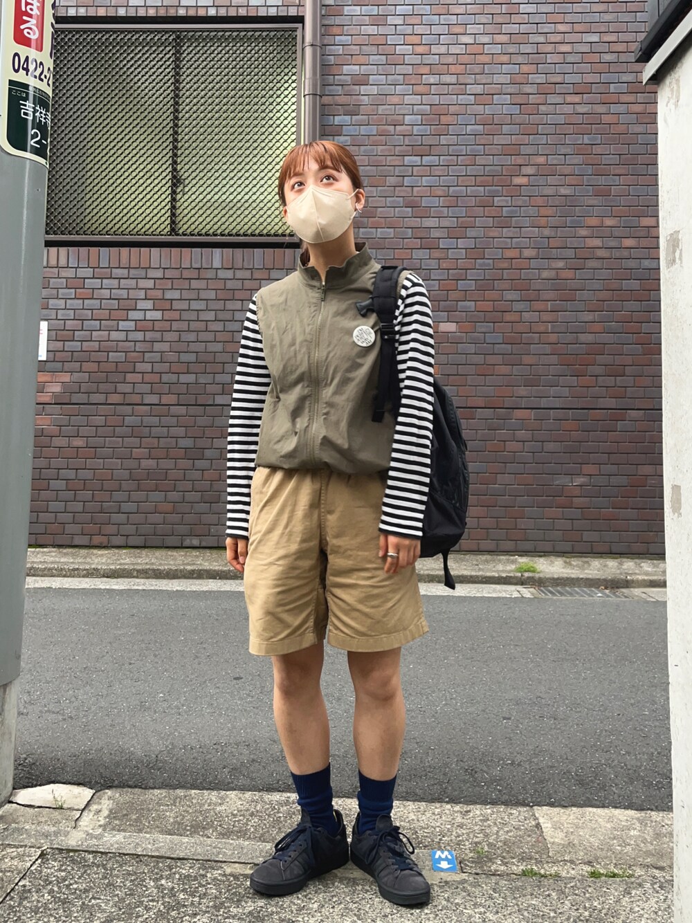 「BEAMS BOYのアイテム（パンツ、ブラック系）」を使った、　アヤナさん（レディース・155cm）の春コーディネートの1枚目の写真