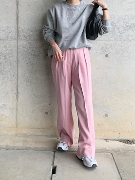 「FCMM（エフシーエムエム）のCLUB ESSENTIAL SWEATSHIRT/クラブエッセンシャルスウェットシャツ（スウェット）」を使った、LINAさん（レディース・159cm）の春コーディネート