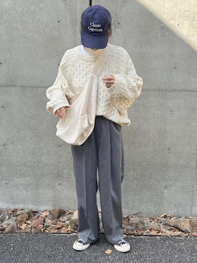 「チャックテイラー」｜「アイテム（スラックス）」を使った、LINAさん（レディース・159cm）の秋コーディネート