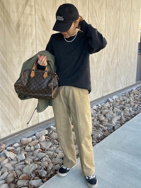 「VANS（バンズ）の【 VANS / ヴァンズ 】 < 限定展開 > OLD SKOOL BLACK SUEDE × CANVAS オールドスクール ブラック スウェード × キャンバス VN000D3HY28 USA企画（スニーカー）」を使った、LINAさん（レディース・159cm）の冬コーディネート