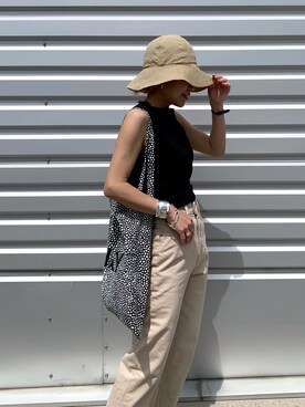 「ビーサン」｜「アイテム（腕時計）」を使った、LINAさん（レディース・159cm）の夏コーディネート