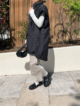 「重ね着ベストシーズン」｜「アイテム（ダウンジャケット/コート）」を使った、LINAさん（レディース・159cm）の秋コーディネート