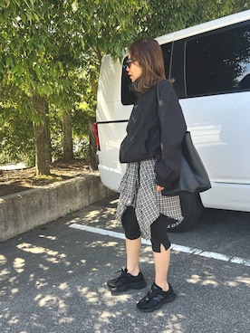 「NEW BALANCE（ニューバランス）の90/60（スニーカー、ブラック系）」を使った、LINAさん（レディース・159cm）の春コーディネート