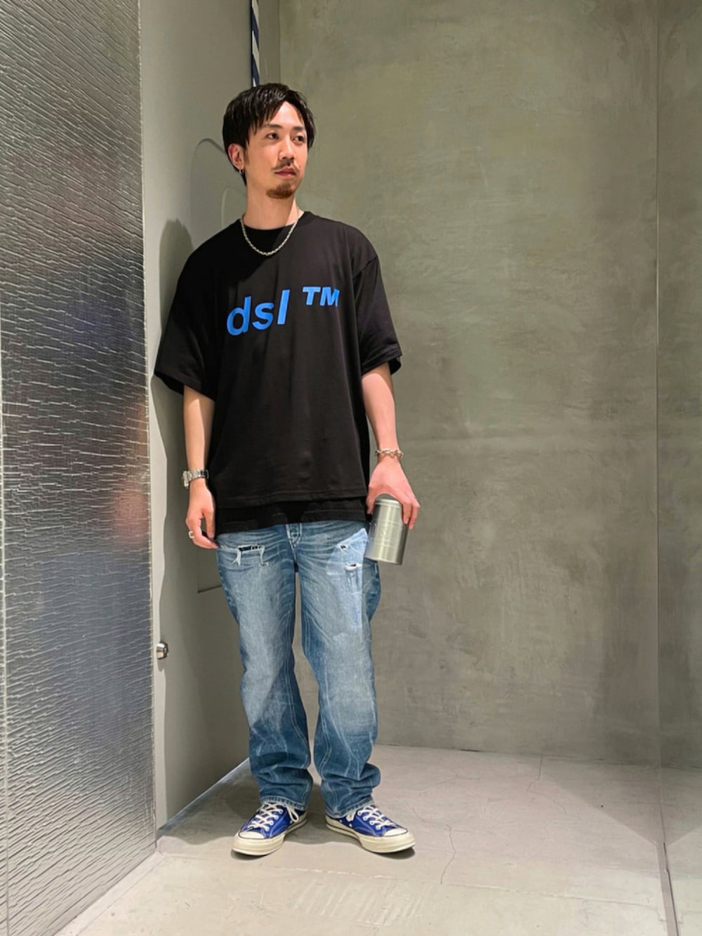 「ビッグシルエット、オーバーサイズ、ラフ、カジュアル、コンバース、カジュアルコーデ、ootd、シンプルコーデ、シンプル、ワイドパンツ」｜「DIESELのメンズ 半袖 カットソー トップス プリントTシャツ（Tシャツ/カットソー、ブラック系）」を使った、YUTA・Aさん（メンズ・180cm）の夏コーディネートの1枚目の写真