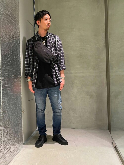75▢DIESEL ダブルジップ ボディバッグ UT0415-4 75▢DIESEL ダブルジップ ボディバッグ UT0415-4