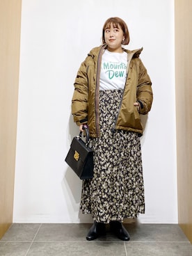 「秋トレンド2021」｜「アイテム（ダウンジャケット/コート）」を使った、サトみ。さん（レディース・151cm）の夏コーディネート