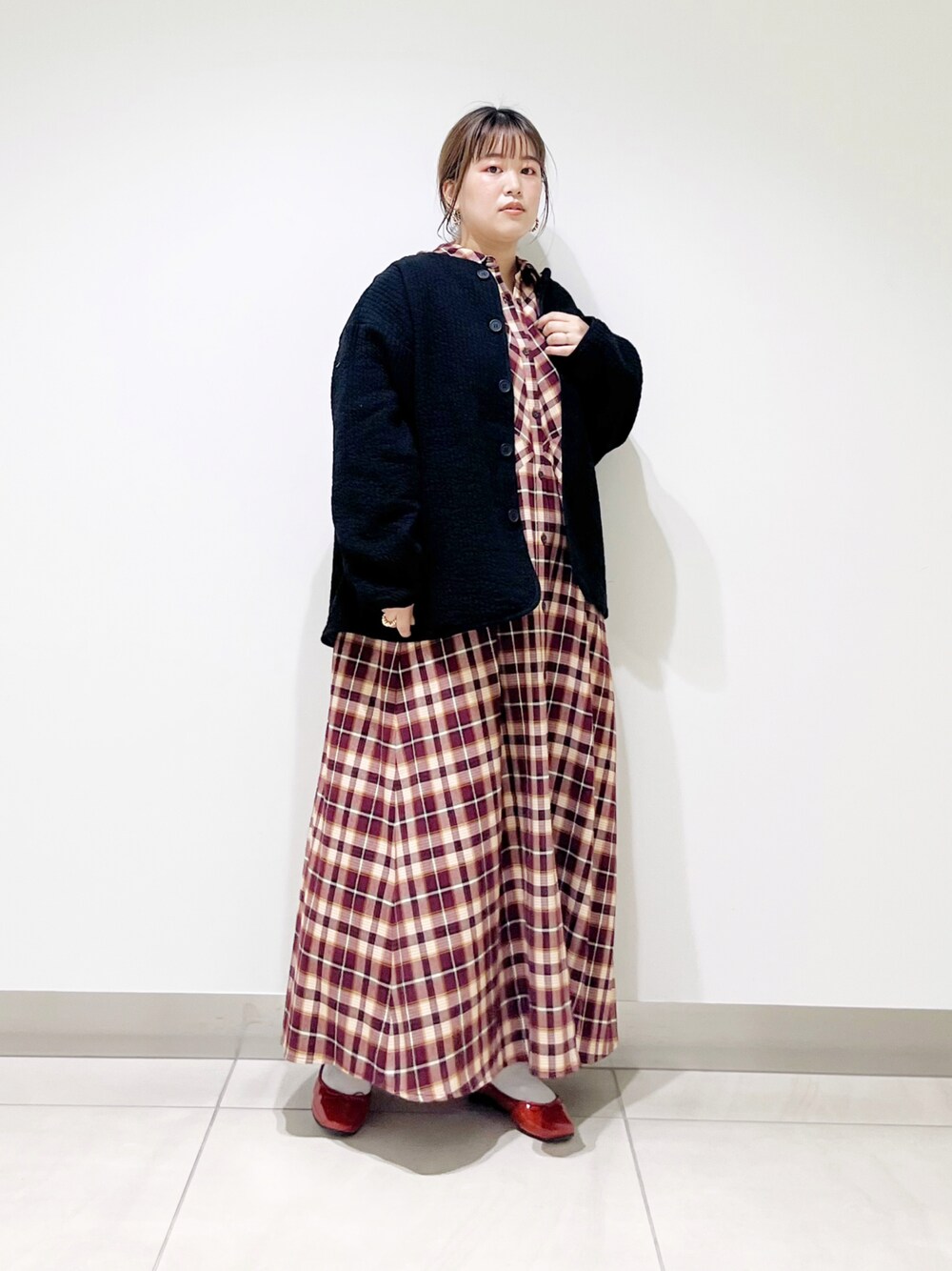 URBAN RESEARCH DOORSのノーカラージャケットを使った「ワンピース 