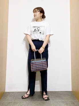 麻ストレッチセンタースリットパンツを使った人気ファッション