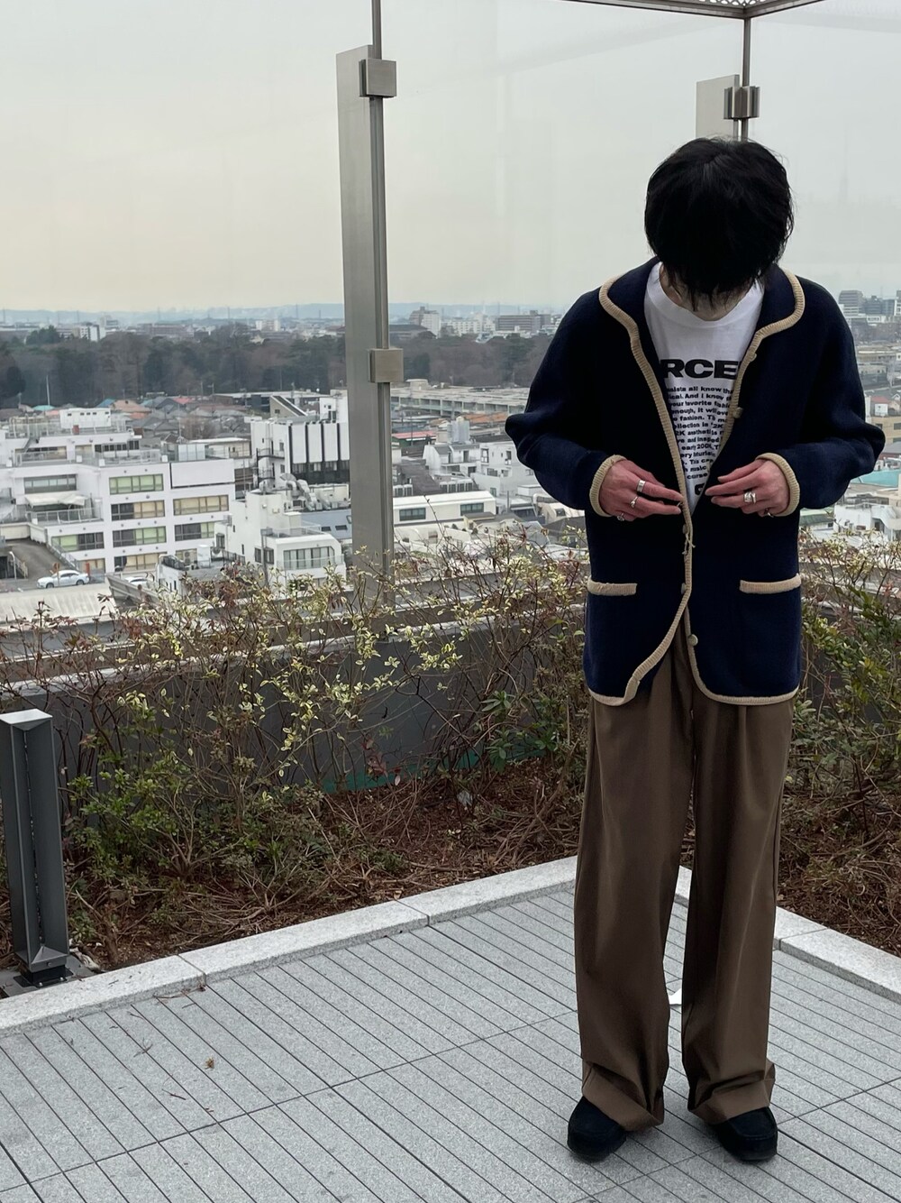 「春服デビュー宣言、春服コーデ、ジャケットスタイル」｜「soerteのアイテム（その他パンツ、ブラウン系）」を使った、きむちさん（メンズ・182cm）の春コーディネートの1枚目の写真
