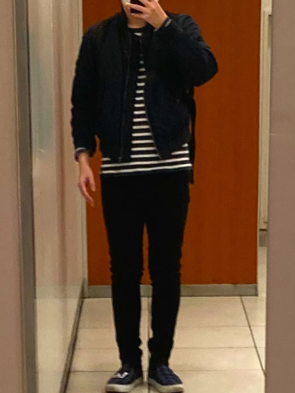 「カジュアル、春コーデ、MA-1、ボーダー、黒スキニー、スリッポン、低身長、ブルー、UNIQLO、C17、Lee」｜「UNIQLOのボーダーボートネックT（長袖）（Tシャツ/カットソー、ブルー系）」を使った、てぃるみさん（メンズ・158cm）の春コーディネートの1枚目の写真
