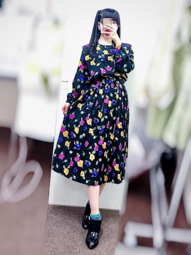 「Jeffrey Campbell（ジェフリーキャンベル）のアイテム（シューズ）」を使った、相沢梨紗さん（レディース・159cm）の秋コーディネート