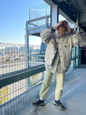 「スウエットパンツ」｜「アイテム（デニムジャケット）」を使った、増田彩華さん（レディース・164cm）の冬コーディネート