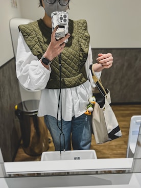 「UNIQLO（ユニクロ）のハイライズワイドストレートジーンズ（デニムパンツ）」を使った、Uさん（レディース・165cm）の春コーディネート