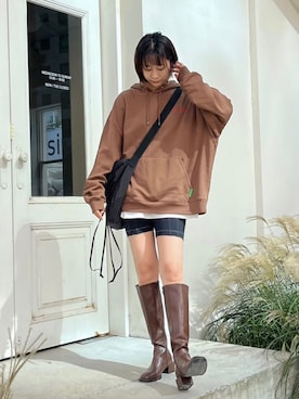 「WILLY CHAVARRIA（ウィリーチャバリア）のアイテム」を使った、혜빈（ヘビン）さん（レディース・165cm）の秋コーディネート